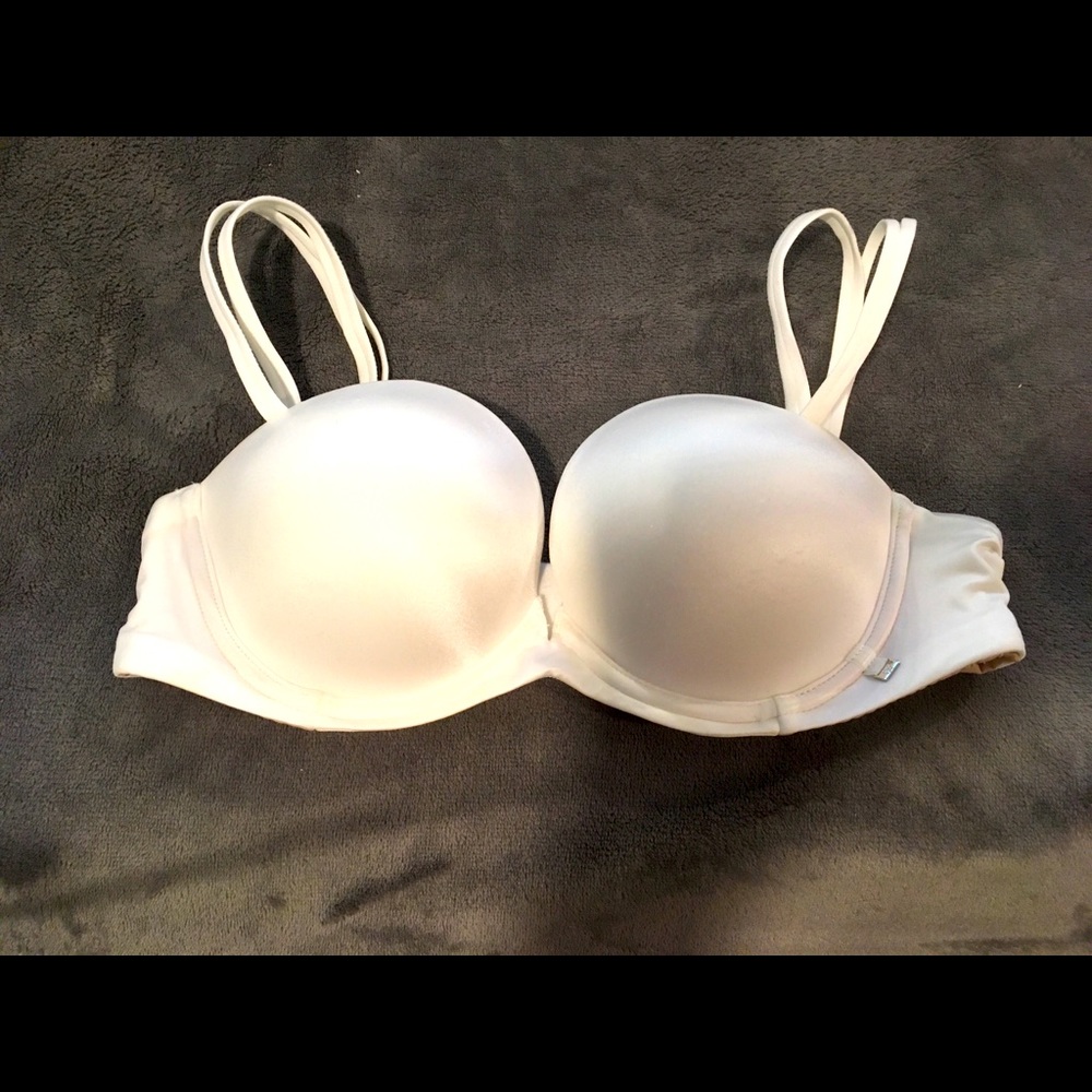 New without tags Victoria’s Secret multi-way bra size 32C